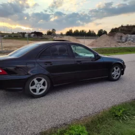 Mercedes-Benz W203 163 km ZADBANY