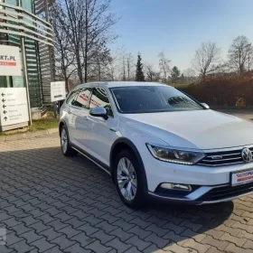 Volkswagen Passat B8 rabat: 3% (4 000 zł) |Gwarancja Przebiegu i Serwisu | ASO |4x4 | Web