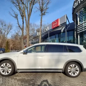 Volkswagen Passat B8 rabat: 3% (4 000 zł) |Gwarancja Przebiegu i Serwisu | ASO |4x4 | Web