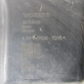 VOLVO XC60 DOKŁADKA ZDERZAKA HOKEJ TYŁ 08-13