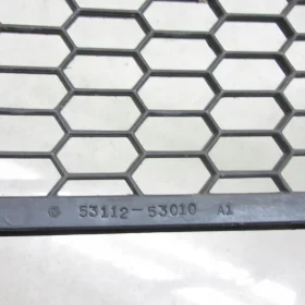 LEXUS IS II KRATKA ZDERZAKA ŚRODKOWA 05-12 94