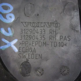 VOLVO XC60 R-DESIGN KRATKA ZDERZAKA PRAWA PRZÓD