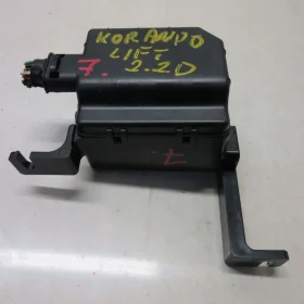 KORANDO III LIFT 2.2D SKRZYNKA BEZPIECZNIKÓW 13- 7