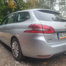 Peugeot 308  1.2 benzynka / klima/ navi