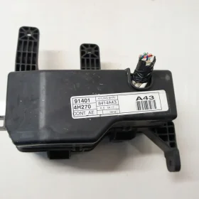 HYUNDAI H1 I800 2,5D SKRZYNKA BEZPIECZNIKÓW 07- 21