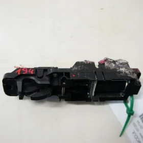 JAGUAR XF ZAMEK SCHOWKA PASAŻERA 8X23-06002-AA 194